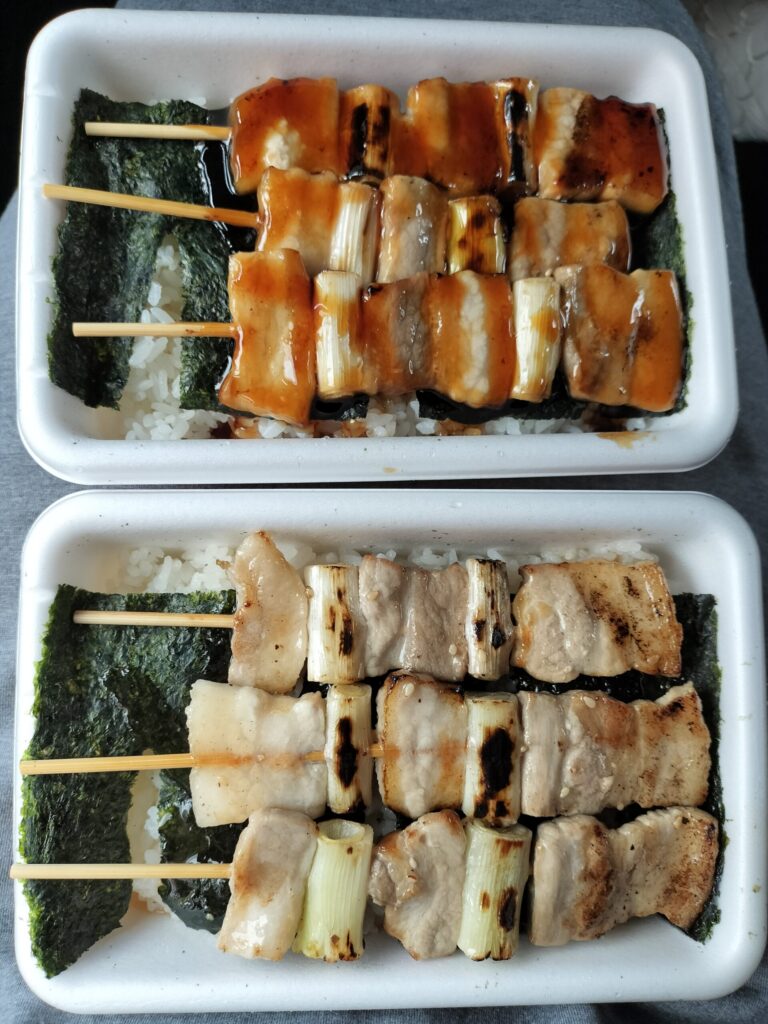 ハセガワストアの焼き鳥弁当、タレと塩